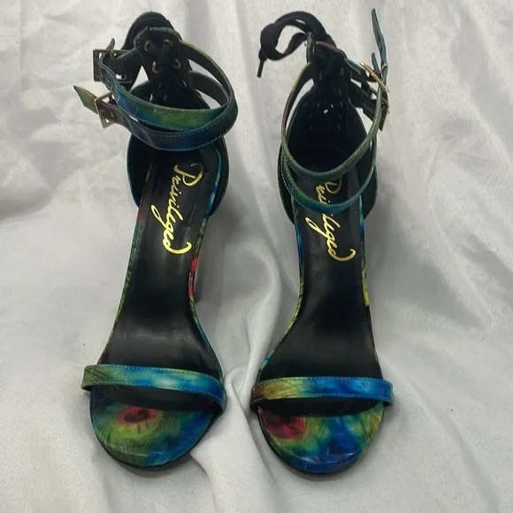 Women’s Size 8.5 heels by Priviliged - Picture 2 of 7